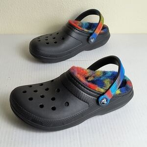 CROCS Unisex W8/M6 Black Slippers with Multicolor Fuzzy Lining Warm